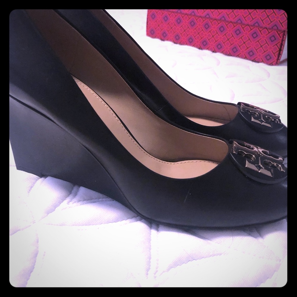 New Tory Burch black wedges